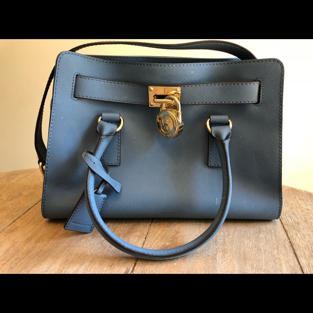 Michael Kors pocket book